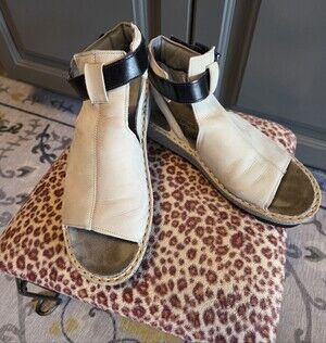 Naot Size 37 Sandals